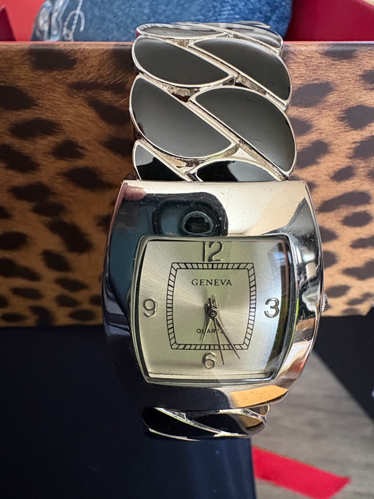 Geneva Vintage Quartz Bracelet Band Watch